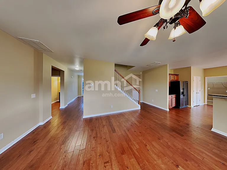 1012 Flaxton St — Photo 6