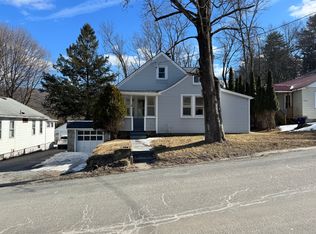 8 Country Club Rd, Ellenville, NY 12428