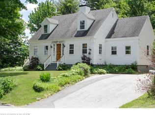98 Bow St, Freeport, ME 04032