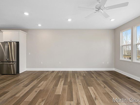 5th image of 2233 NE Watertown Way
