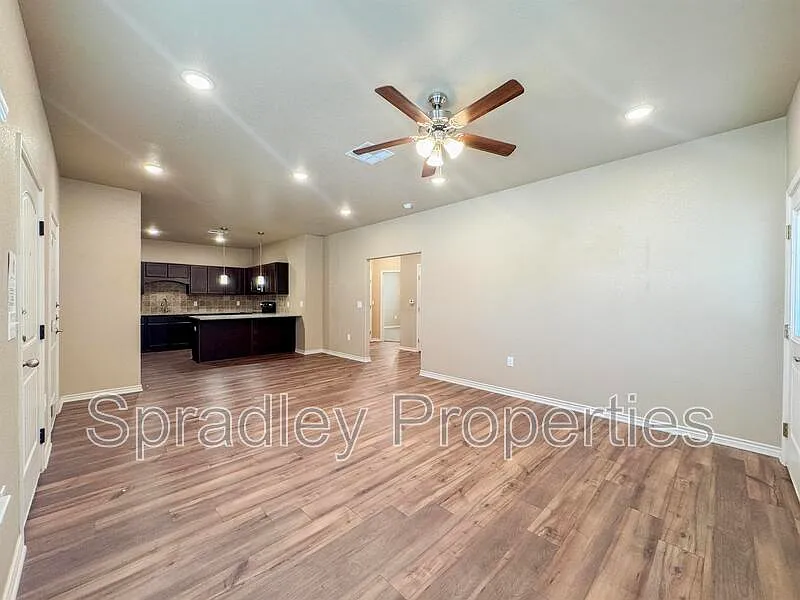 2 bed, 2.0 bath, 1210 sqft, $1,450 — Photo 2