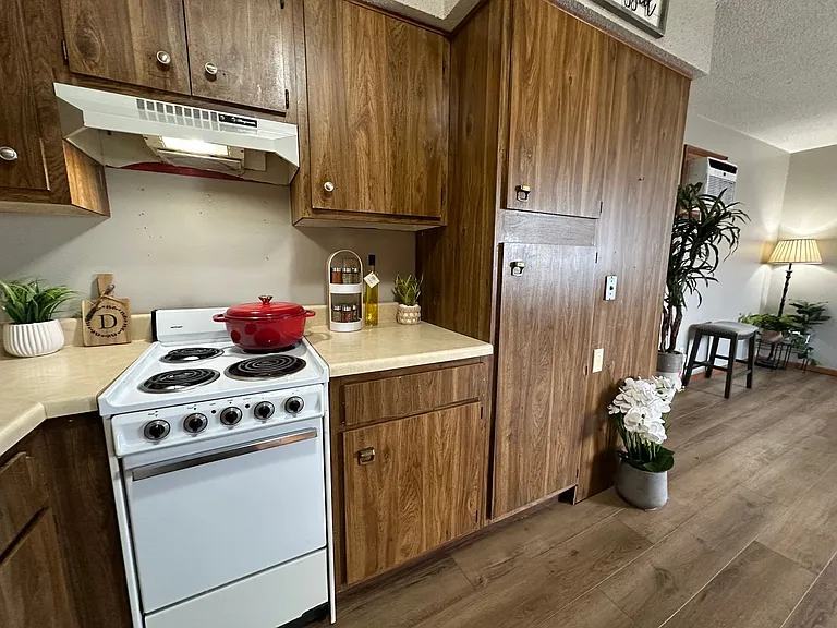 322 S Washington St — Photo 15