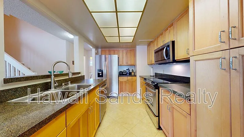 4 bed, 3.0 bath, 1914 sqft, $4,900 — Photo 1