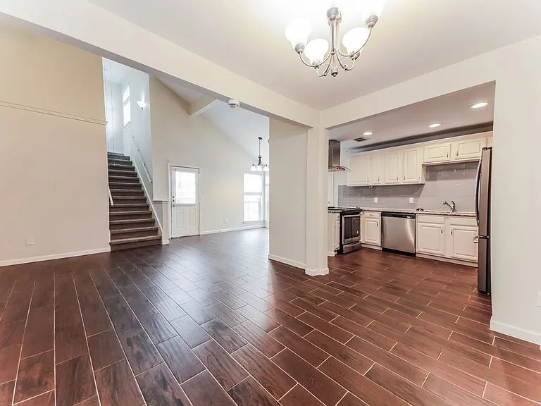 1208 Paintbrush St — Photo 6