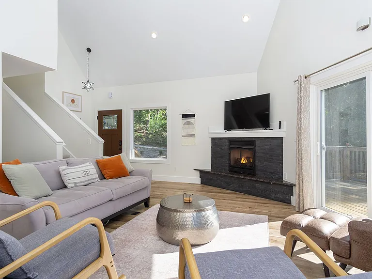27 M L Reagan Dr — Photo 6