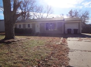 5619 SW Avalon Ln, Topeka, KS 66604
