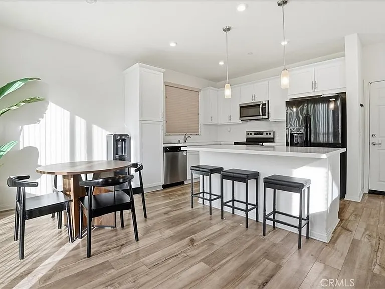 556 Enzo St — Photo 11