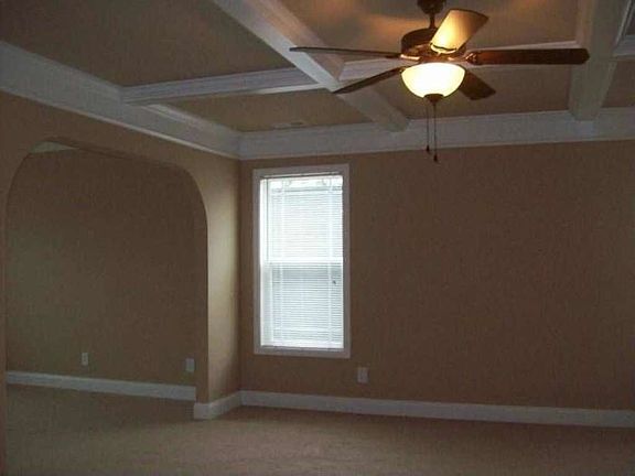 5th image of 209 Peaceford Ave