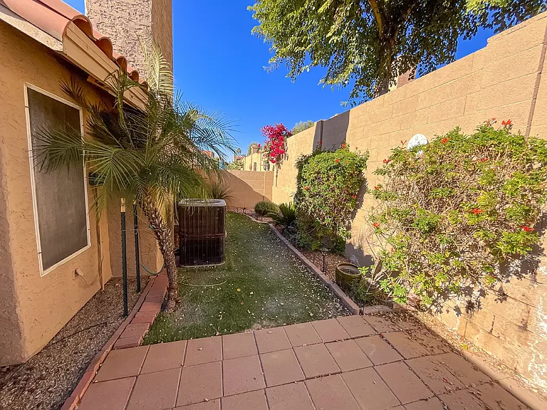9276 E Sutton Dr — Photo 32