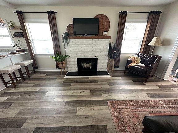 4th image of 939 Lakeview Rd