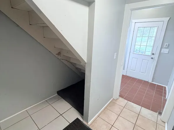 422 E Reynolds St, New Castle, PA 16101