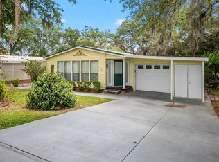 762 Heathrow Ave, Lady Lake, FL 32159