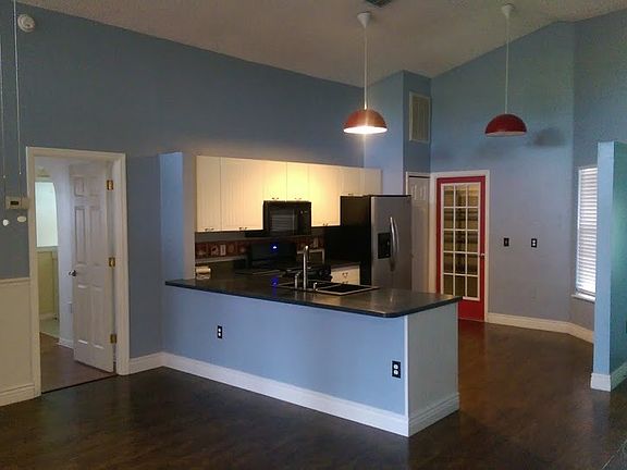 3rd image of 1604 Westminster Trl
