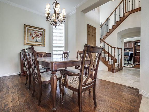 5th image of 3715 Woodglen Ln