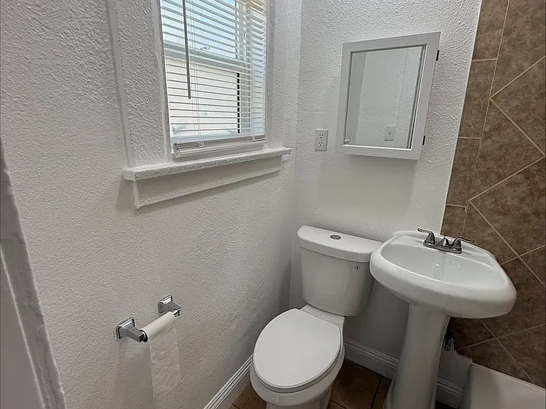 842 Alamitos Ave — Photo 86