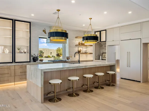 10874 E DALE Lane, Scottsdale, AZ 85262