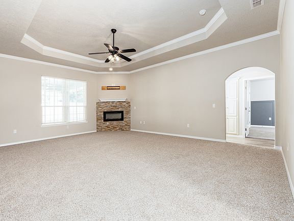 4th image of 520 Providence Cir