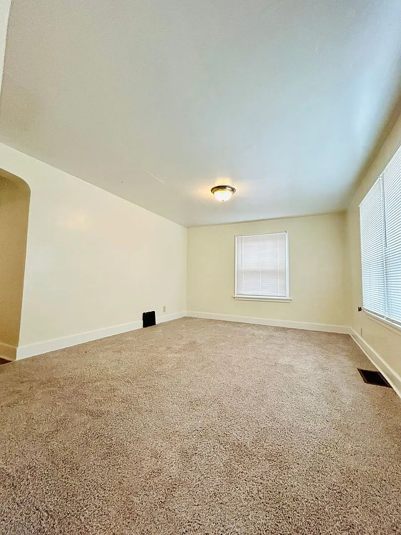 3rd Street Apts — Photo 2