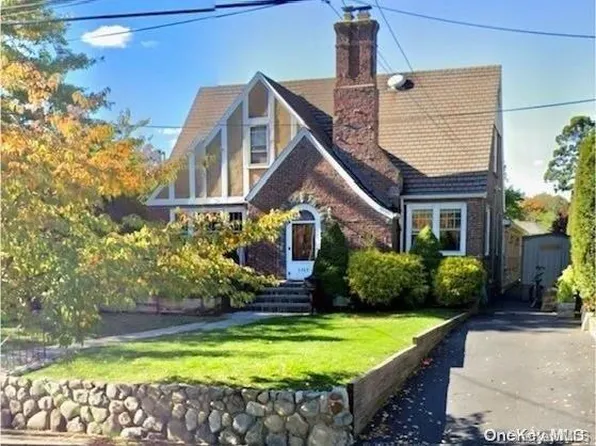 5765 Amboy Road, Staten Island, NY 10309