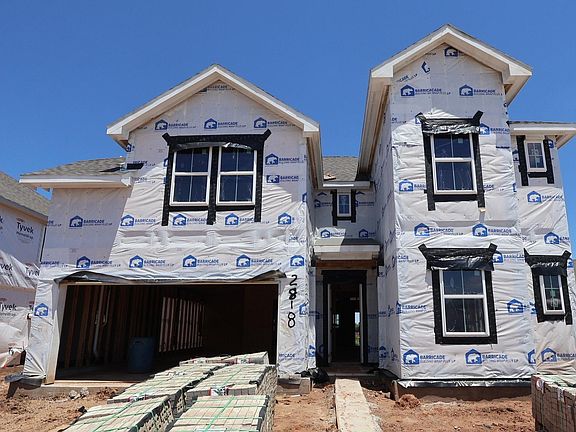 2nd image of 2818 Duchess Dr