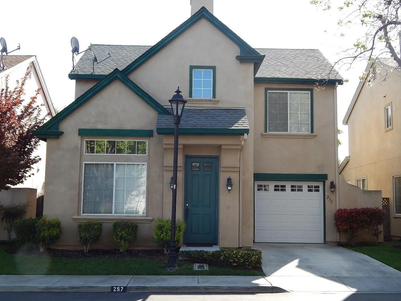 257 Holland Cir photo 1