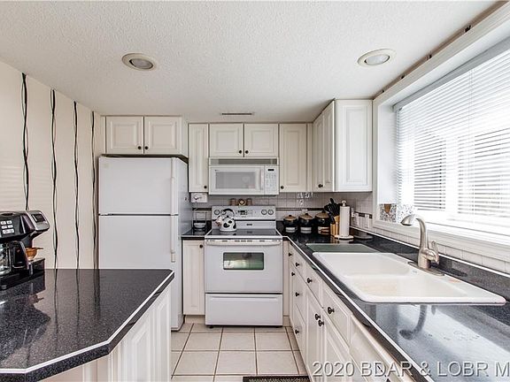 3rd image of 6500 Saint Moritz Dr #Aa2