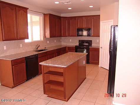 2nd image of 664 E Pasture Canyon Dr