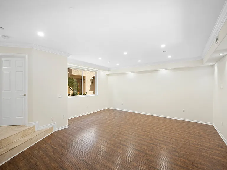 345 W Loraine St #3 — Photo 7