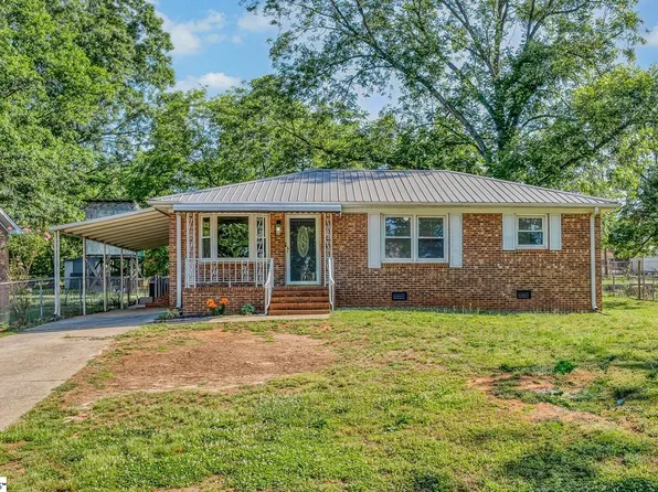 109 Center Dr, Greer, SC 29651