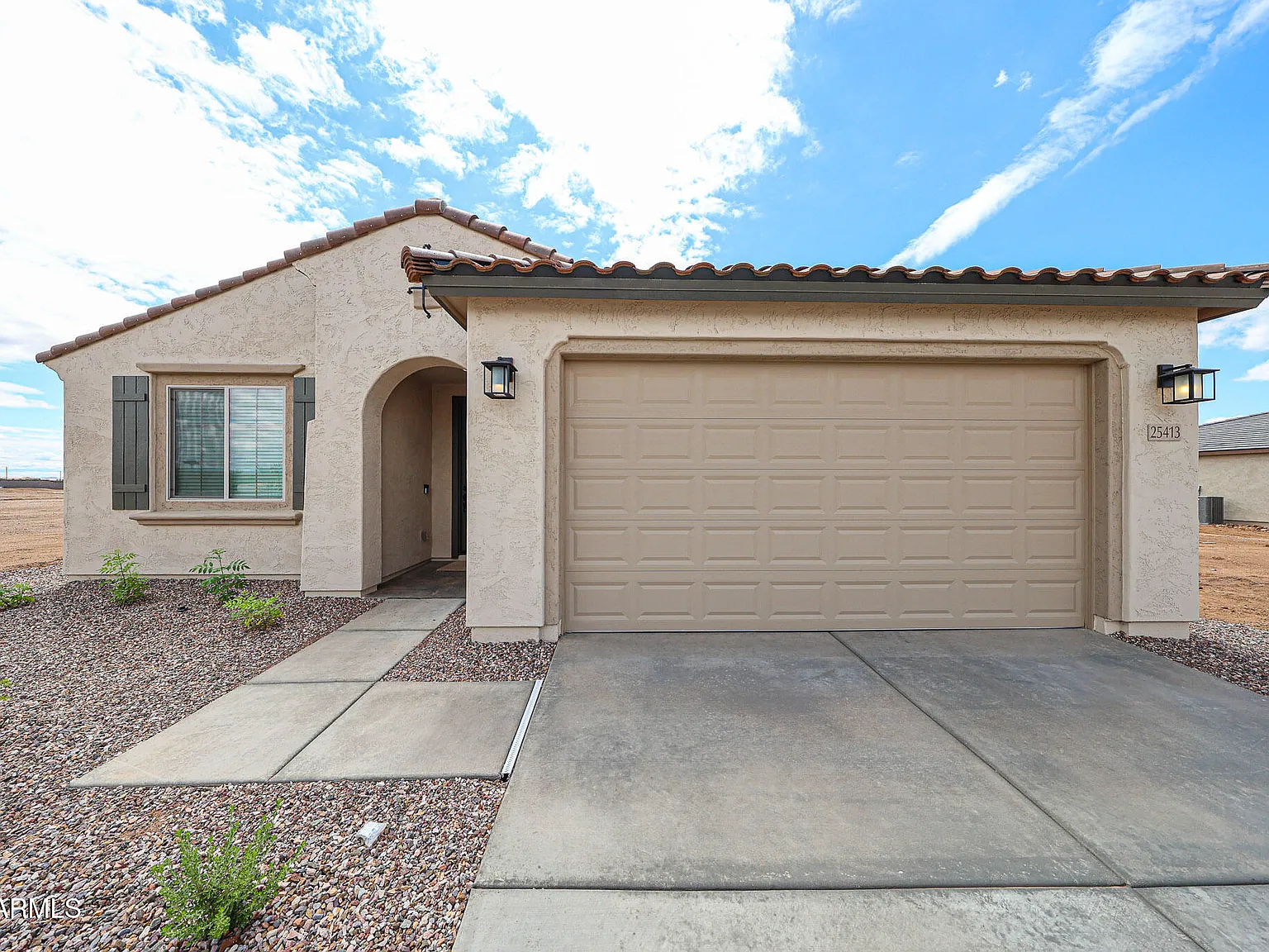 3 bed, 2.0 bath, 2137 sqft, $2,100 — Photo 1