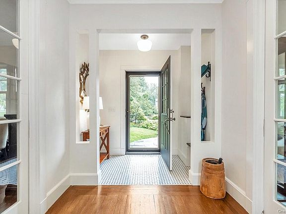 2nd image of 11 Highland Ave