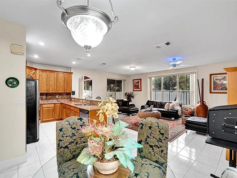 15241 SW 51st St — Photo 7