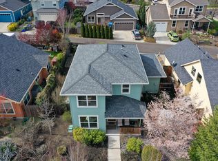 1018 Kamerin Springs Dr, Talent, OR 97540