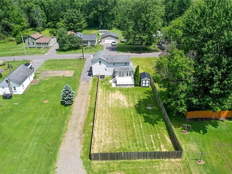 8403 Gaskin Rd — Photo 33