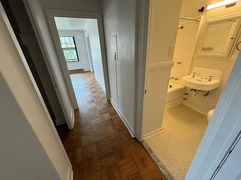 Comfortable Urban Living in a Classic Brick Building Near UW & Light Rail — Photo 68