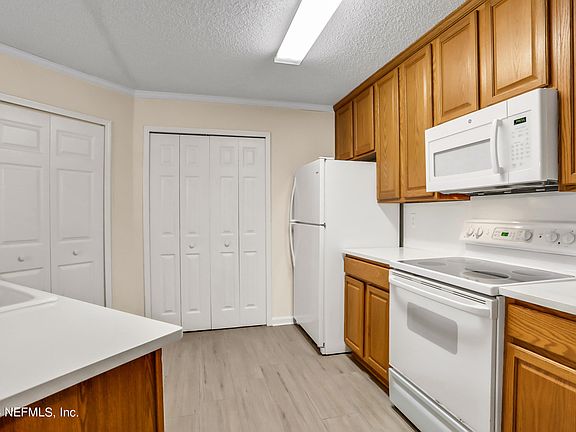 4th image of 800 IRONWOOD Drive #818