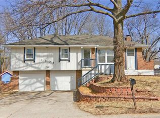 1908 SW Ensley Ln, Lees Summit, MO 64081