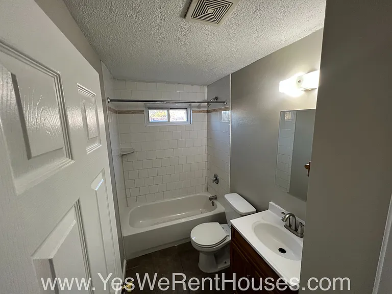 2801 Hinsdale Dr — Photo 3