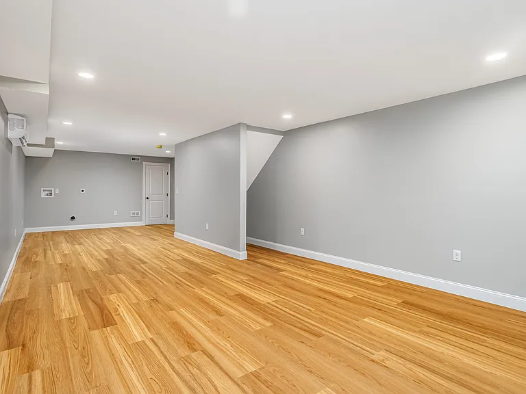 25 Milton St — Photo 37