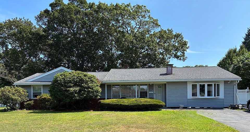 1st image of 6 Mulberry Dr