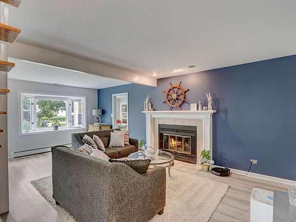 3rd image of 25176 W Edgar Ave