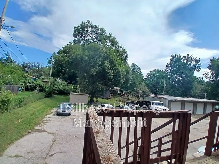 3325 S Oxford Ave #A — Photo 20