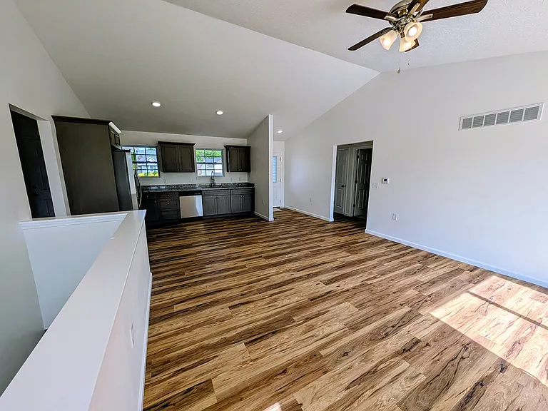 128 Kelly Dr — Photo 4