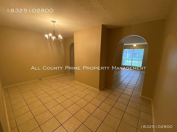 4th image of 19214 Hollowlog Dr
