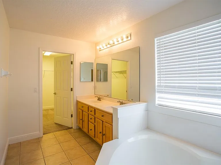 10044 Hidden Dunes Ln — Photo 32