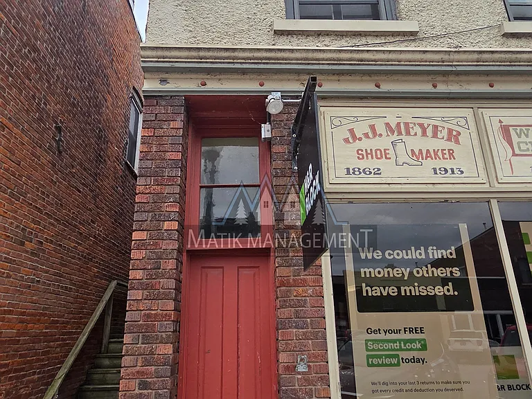 143 Main St W #1/2 — Photo 7