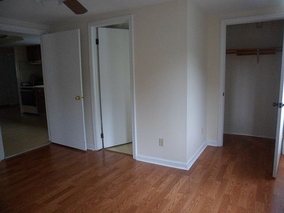 MASTER BEDROOM WITH BATHROOM