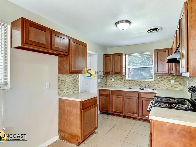 2156 Bunting Dr — Photo 8