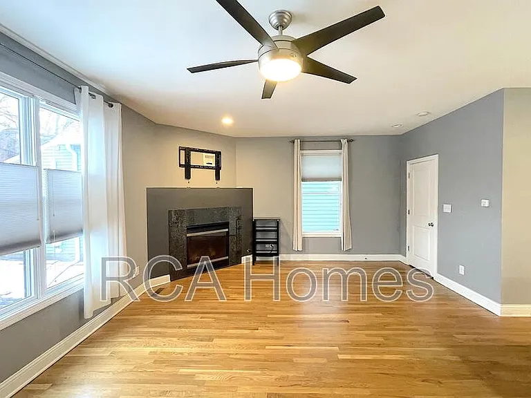 232 E Saint Joseph St #1 — Photo 6