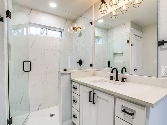 5th image of 619 W Pembroke Ave